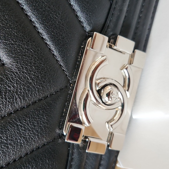 Chanel Le Boy Bag in medium. Like New! - Picture 7 of 12